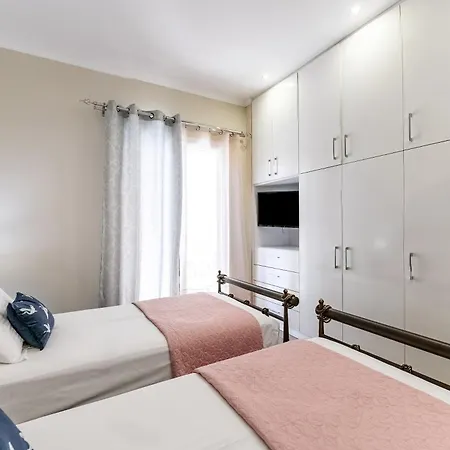 Gusta * Corfu (city)